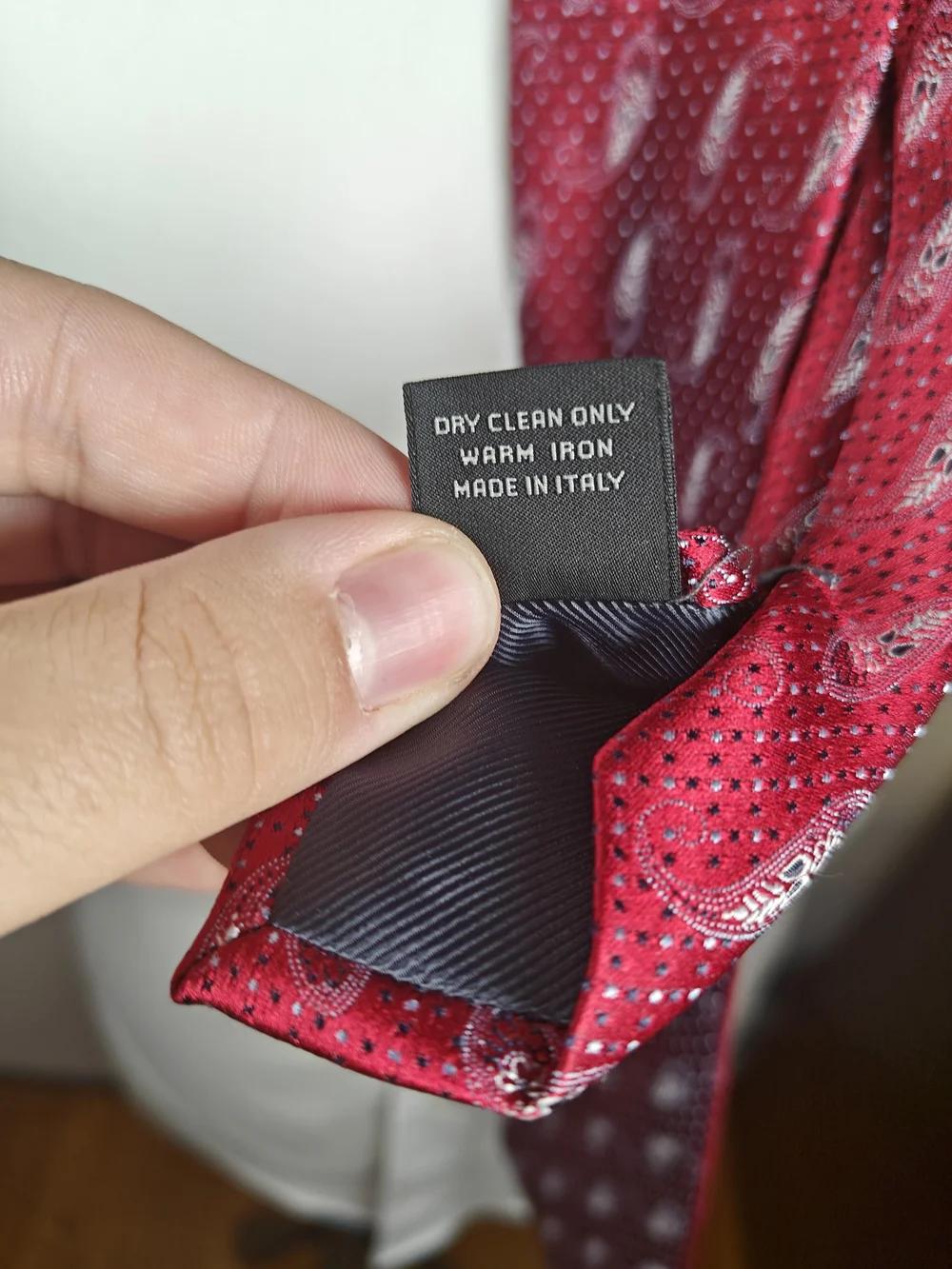 Ermenegildo Zegna Burgundy Red Paisley 100% Silk Jacquard Necktie Made in Italy